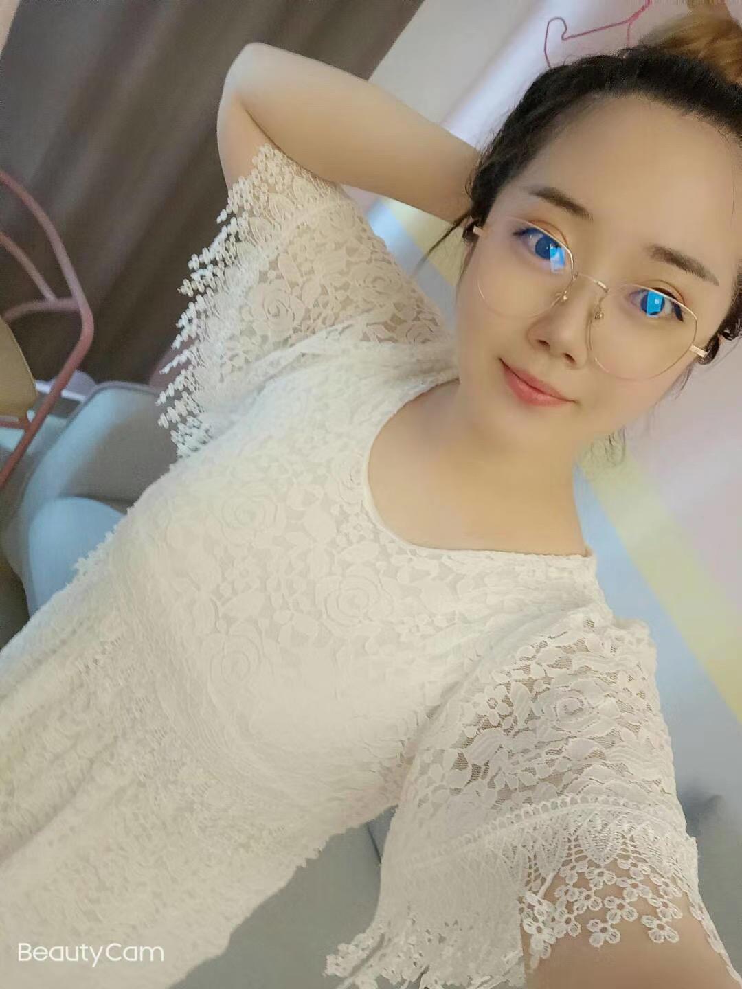 分享一个会“一字马”,不冷场,性格好的东北妹子~有点不舍~ 第1张