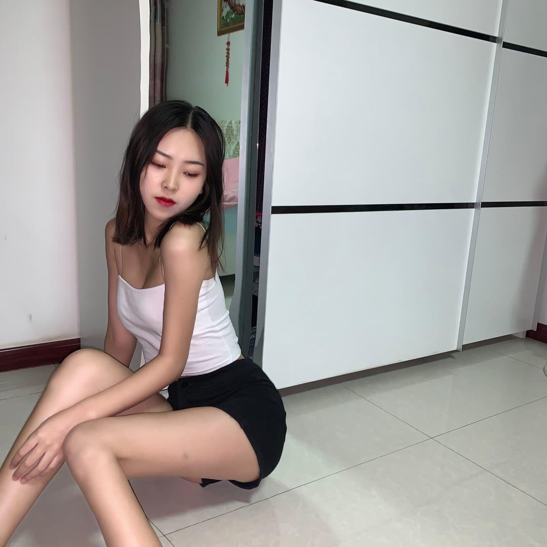黄埔萝莉音妹子小雅,娇小可爱型,抱着干更爽 第3张